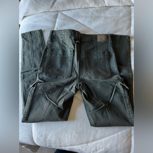 Army green American eagle jeans. - Picture 3 of 5